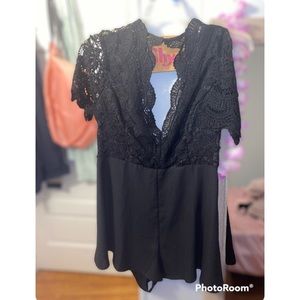 Black laced romper🖤